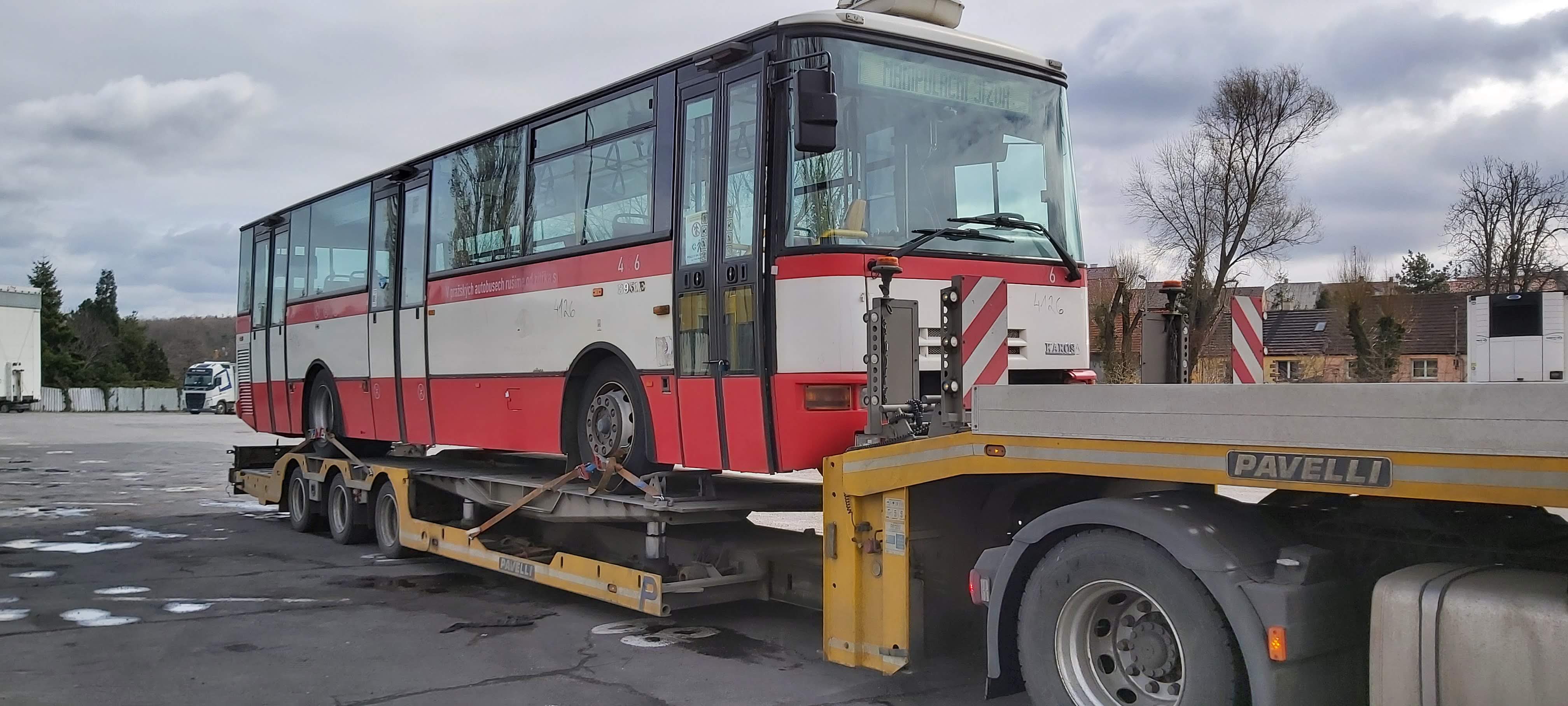 Takhle se převáží autobus.
